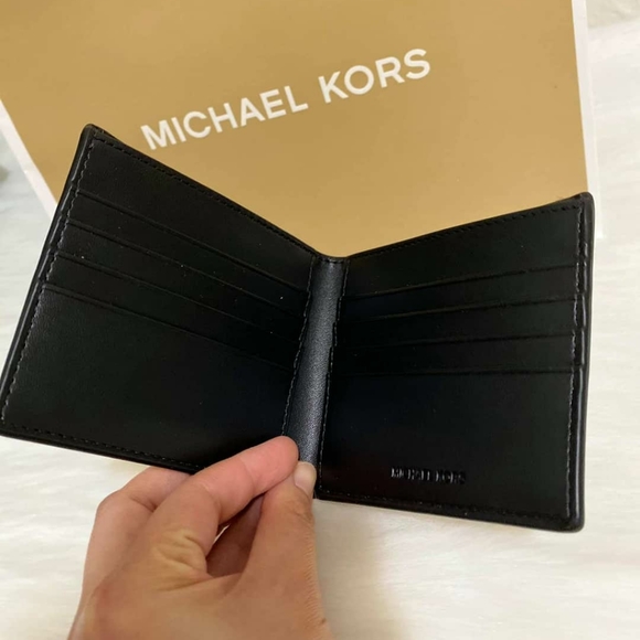 MICHAEL KORS SLIM BILLFOLD WALLET - Picture 5 of 5